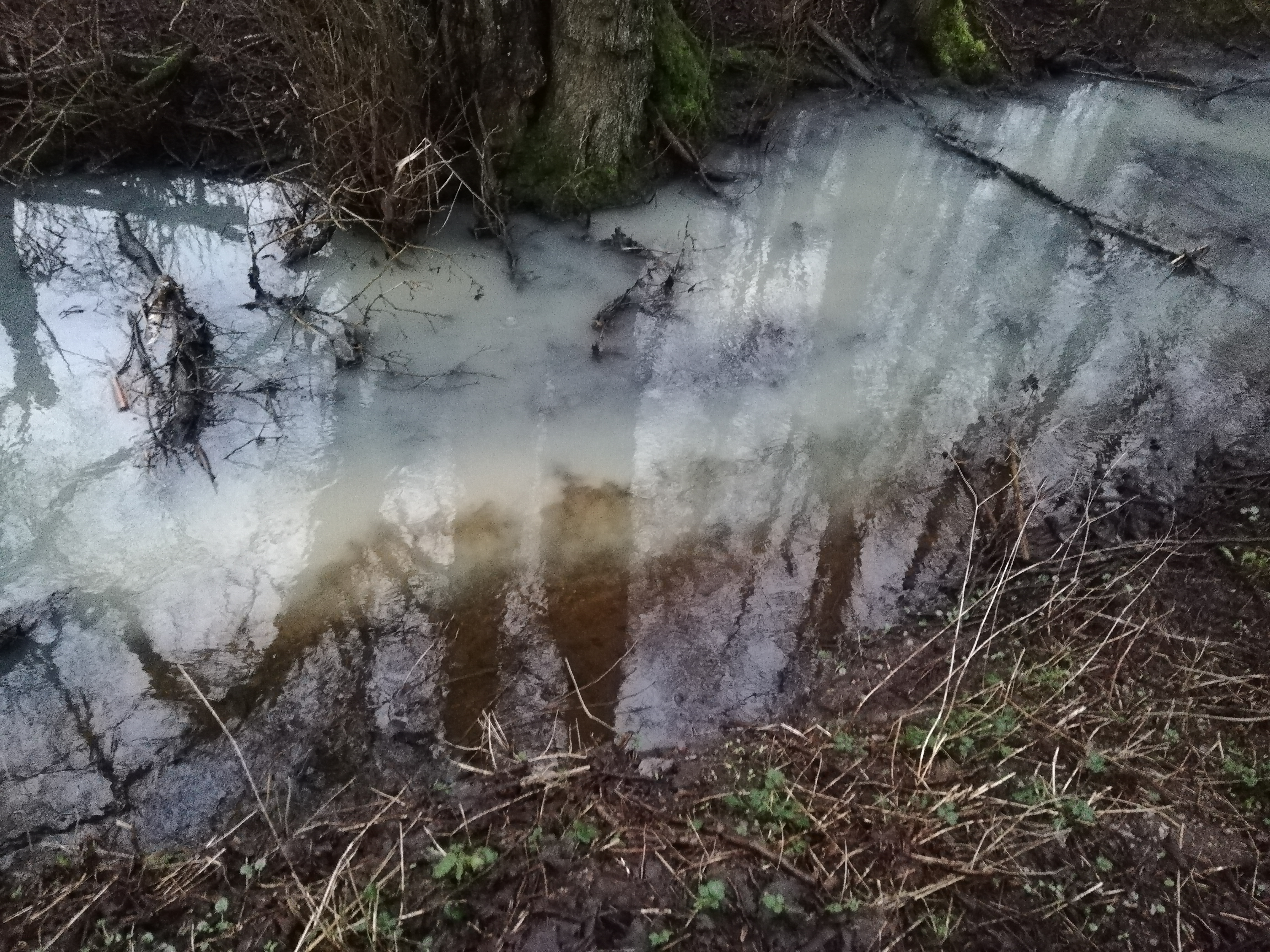 Water mixing in the stream. Photo.